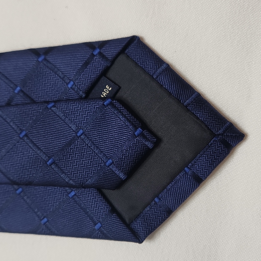Diamond Necktie - Picture 14 of 15